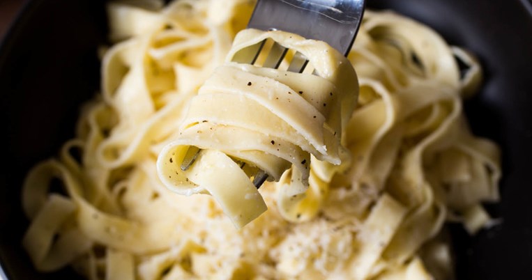 Γιατί οι Ιταλοί δεν σπάνε ποτέ τα μακαρόνια πριν τα βράσουν; 
