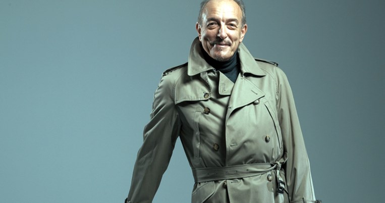 O Tάσος Αρνιακός είναι τεράστια φιγούρα - Άρπαξε το μικρόφωνο και τραγούδησε