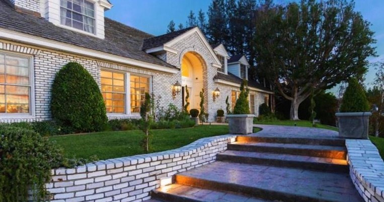 To σπίτι της Jennifer Lopez στην California είναι ένα αριστουργηματικό δείγμα mix and match ντεκόρ