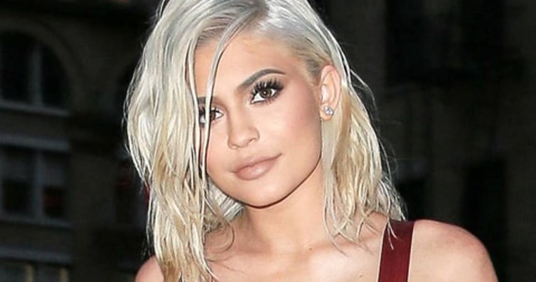 Το νέο μήκος μαλλιών της Kylie Jenner. Πάλι άλλαξε στυλ