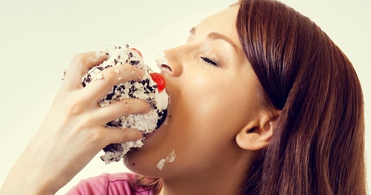 Αδυνάτισμα: Τι συμβαίνει όταν τρώτε γρήγορα - Aλλάξτε συνήθεια