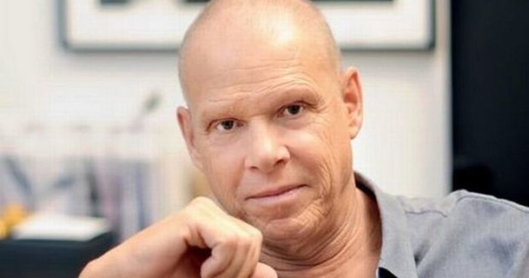 Η εμβληματική φωτογραφία από το MEGA 27 χρόνια πριν που ανέβασε ο Τζ. Καλημέρης