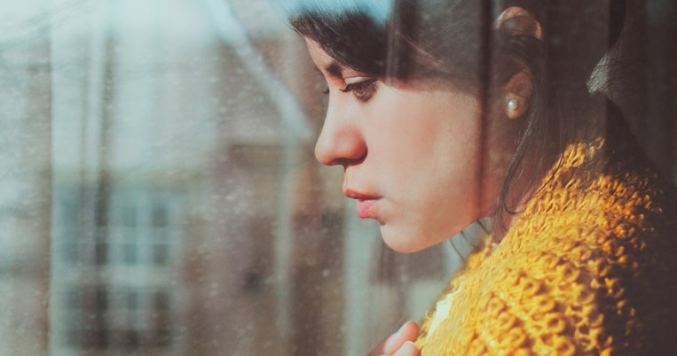 Ποιά είναι η διαφορά της θλίψης από την κατάθλιψη; Γιατί δεν έχουν καμία σχέση μεταξύ τους; 