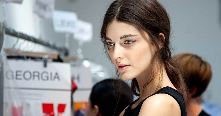 Κηλίδες; Δείτε πως θα φτιάξετε το καλύτερο φυσικό σέρουμ λεύκανσης