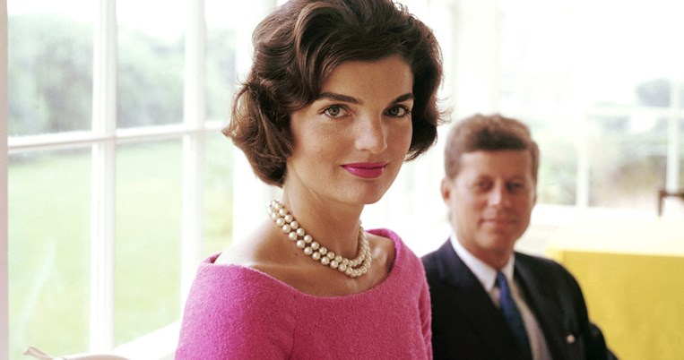 Πόσα γνώριζε η Jackie για τις απιστίες του John Kennedy και γιατί έκανε ότι δεν έβλεπε;