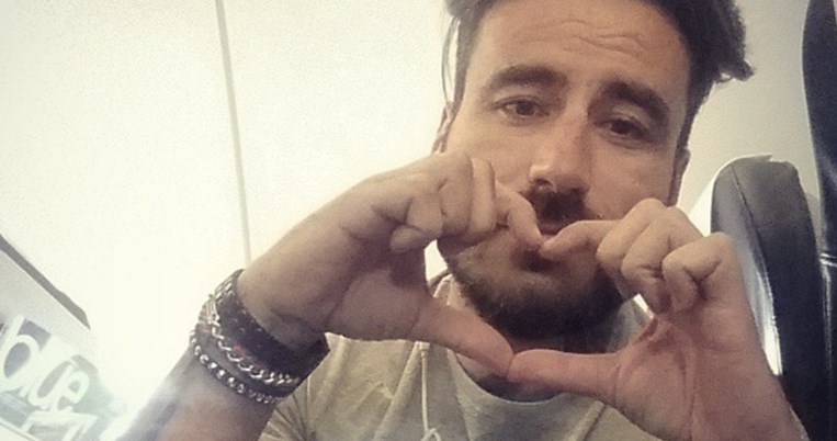 Το πρόβλημα με το αυτοκίνητο του Γιώργου Μαυρίδη και η αγκαλιά που βρήκε για παρηγοριά