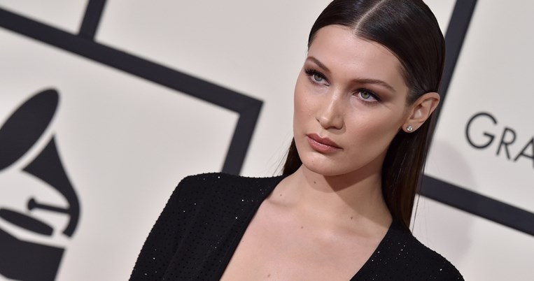 Στη νέα της φωτογράφηση για το περιοδικό Paper η Bella Hadid είναι αγνώριστη