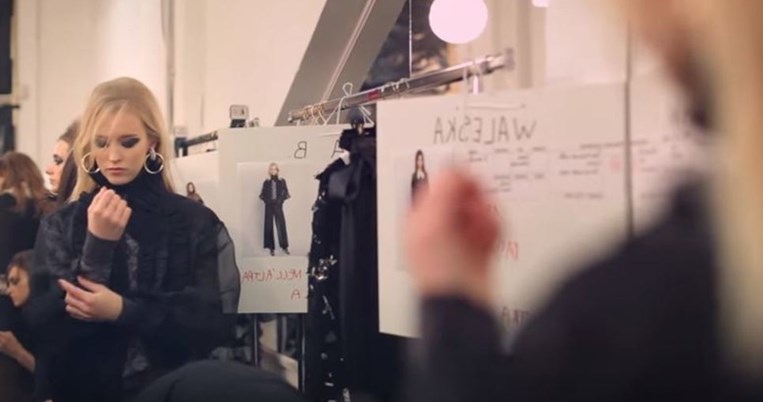 Τι συμβαίνει στην πραγματικότητα στα παρασκήνια του show της Chanel; 