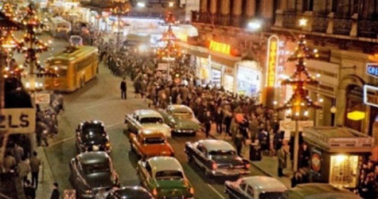 Η χριστουγεννιάτικη Αθήνα 50 χρόνια πριν ήταν πιο γιορτινή από ό,τι σήμερα 