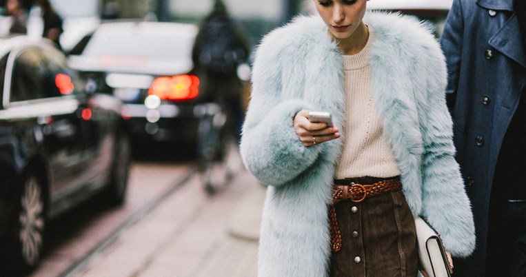 5 κανόνες για να φορέσεις σωστά το γούνινο παλτό-φλοκάτη. Υπάρχει κίνδυνος λάθους
