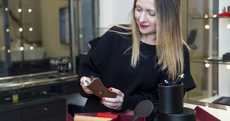 Η Κορίνα στον πολύτιμο και μαγικό κόσμο του Τzannes S.A.