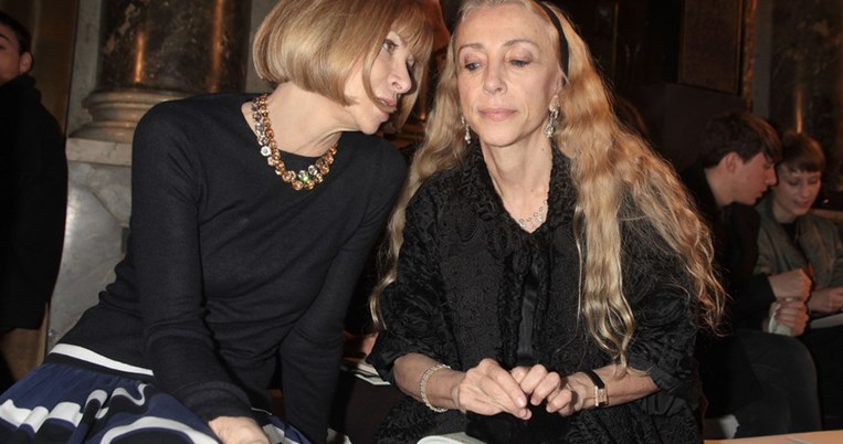 Η Anna Wintour αποχαιρετά τη φίλη της Franca Sozzani. Το γράμμα που διαβάζει όλος ο κόσμος της μόδας