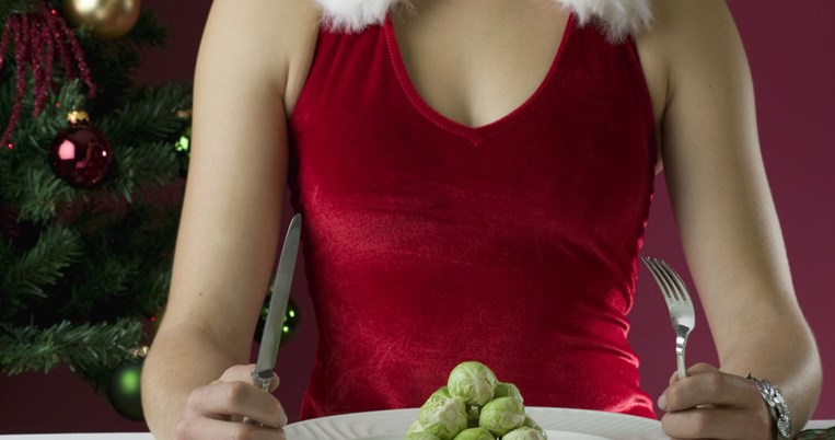 Κι όμως το απίστευτο γίνεται: 8 tips για να μην πάρεις κιλά μέσα στις γιορτές