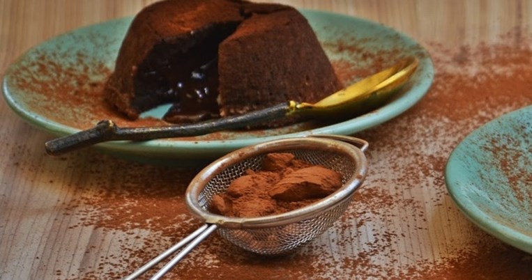 Το σουφλέ σοκολάτα - κάστανο είναι το απόλυτο γλυκό της Πρωτοχρονιάς. Εσύ το έχεις δοκιμάσει;