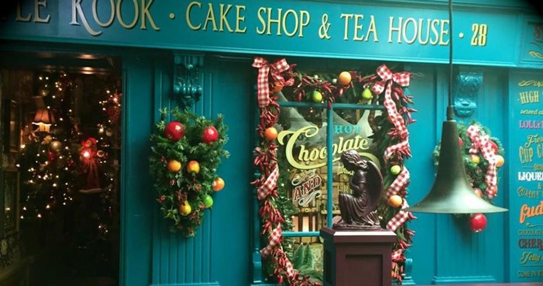 Σε αυτά τα 6 παραμυθένια καφέ της Αθήνας τα Χριστούγεννα διαρκούν 365 ημέρες το χρόνο