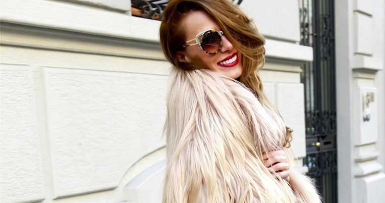 Τι να κάνεις για να αποφύγεις την αηδιαστική μυρωδιά του τσιγάρου από τα μαλλιά σου 