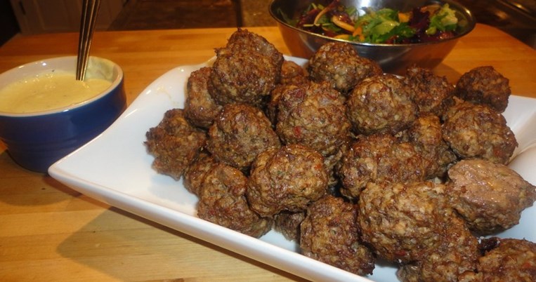 Αντίο τηγάνι. Αφράτα κεφτεδάκια φούρνου (συν δύο μυστικά)