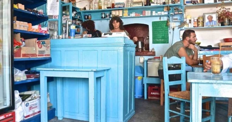 Ένα Ικαριώτικο καφενείο στα 20 πιο όμορφα καφενεία της Ελλάδας