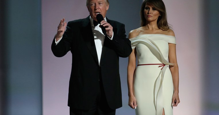 5 πράγματα που πρέπει να ξέρεις για τον σχεδιαστή που έντυσε την Μελάνια στο χορό της ορκωμοσίας