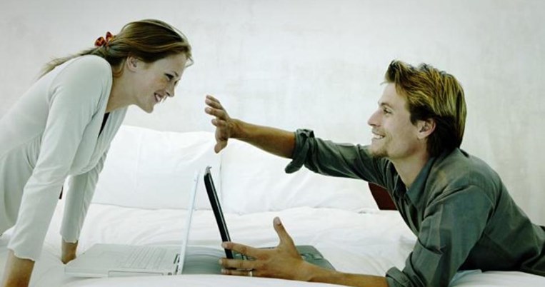 Η επιστήμη ξέρει: Aυτό είναι το νούμερο 1 πράγμα που κρύβουν οι άντρες από τις γυναίκες