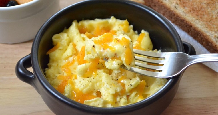 Αφράτα scrambled eggs (συν ένα μυστικό tip)
