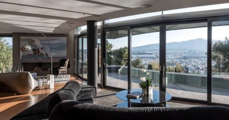 Ένα υπέροχο σπίτι στην Αθήνα με θέα στο ΟΑΚΑ και μαγευτικό εσωτερικό