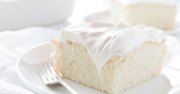 To λευκό βελούδινο κέικ ή το κέικ των αγγέλων είναι μούρλια