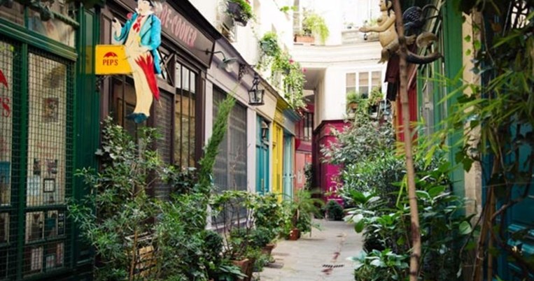 Το ομορφότερο σοκάκι του Παρισιού έχει όνομα από την αρχαία Ελλάδα