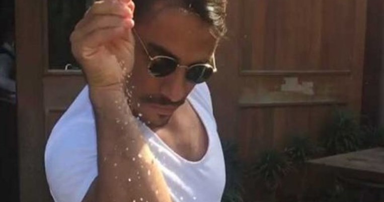 Αλάτισε και την μπριζόλα του Λεονάρντο Ντι Κάπριο ο Τούρκος σεφ και ξανάγινε viral