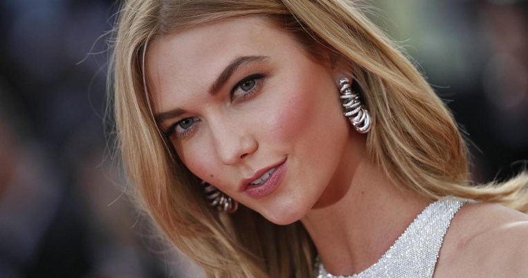 H Karlie Kloss οφείλει την άψογη επιδερμίδα της σε αυτό το αναζωογονητικό smoothie. Πιες το κι εσύ