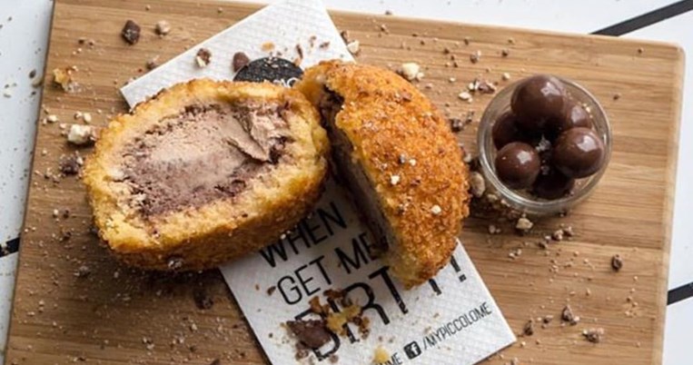 Σταματήστε τα όλα. Υπάρχει τηγανητό παγωτό με nutella 