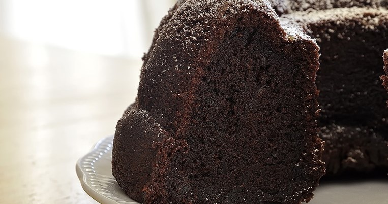Aυτό είναι το τέλειο κέικ σοκολάτας. Θα γλύφεις τα δάκτυλα σου