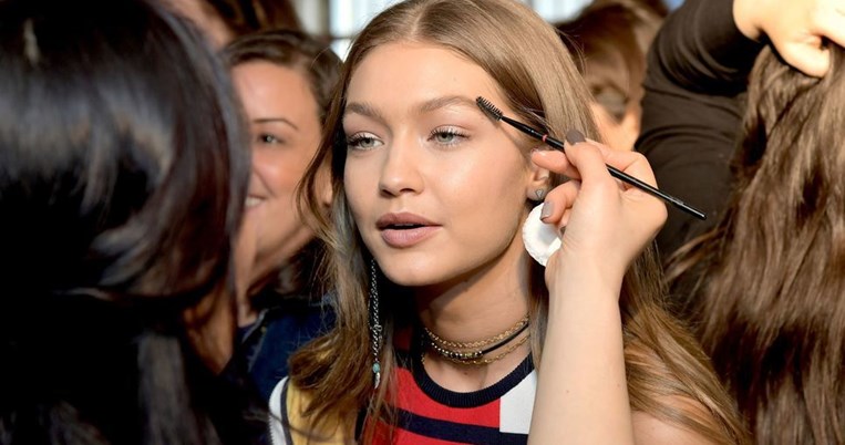 Τo φαντασμαγορικό fashion show του Tommy Hilfiger στο Λος Άντζελες με πρωταγωνίστρια τη Gigi Hadid