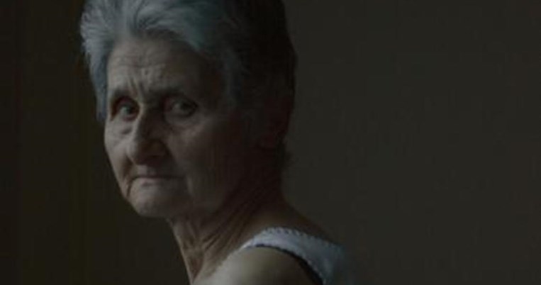 Ελένη Χριστάκη: Η ομορφιά δεν έχει ηλικία: H 74χρονη γιαγιά από την Πέλλα που πόζαρε για τη Vogue