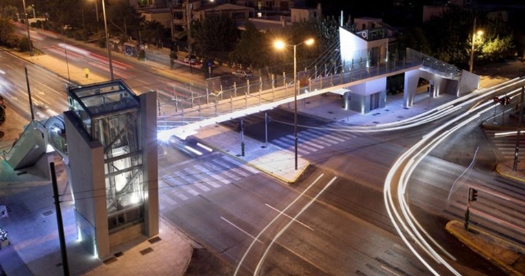 Λεωφόρος Κηφισιάς είναι το σωστό, και όχι Κηφισίας. Οι αθηναϊκοί οδοί που λέμε λάθος