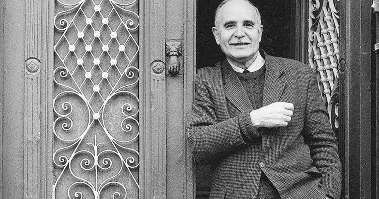 Αλαμπουρνέζικα, η γλώσσα των κουλτουριάρηδων. Ένα κείμενο του Ντίνου Χριστιανόπουλου