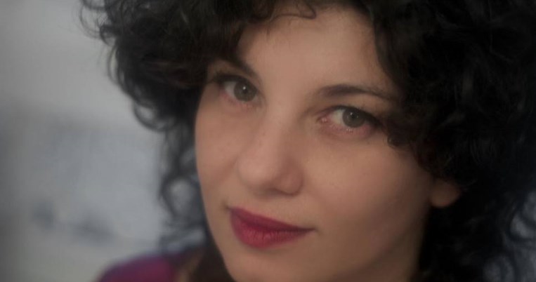 Η Αλεξάνδρεια της Farida El Gazzar: Το μεγαλείο συνυπάρχει με το kitsch