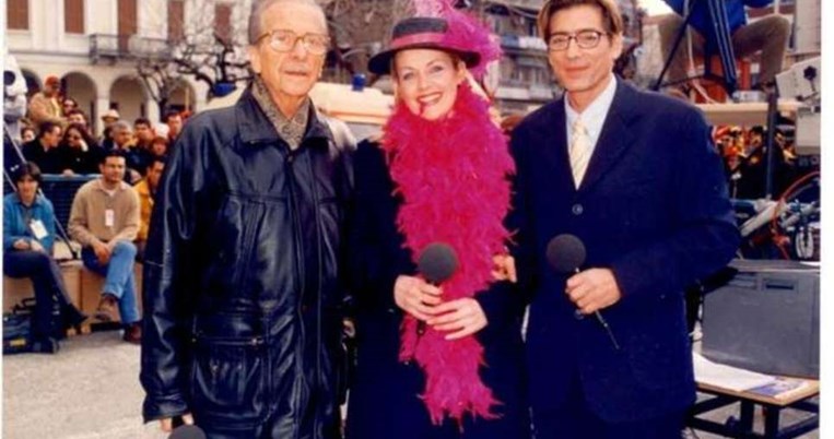 Ο Άλκης Στέας παρουσιάζει για τελευταία φορά το Πατρινό Καρναβάλι, το 1999