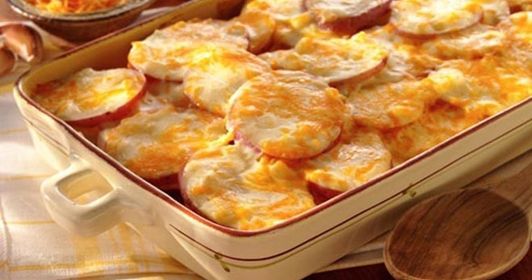 Αλλιώτικες πατάτες φούρνου με μία λαχταριστή συνταγή. Το υλικό που κάνει τη διαφορά