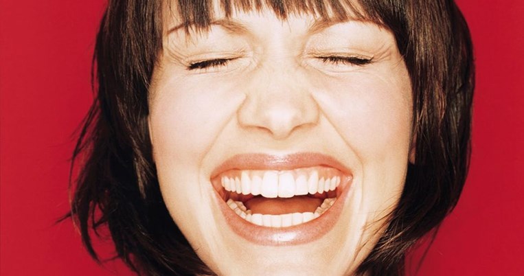 9 πράγματα που μπορείς να κάνεις για να ζήσεις ευτυχισμένος σύμφωνα με τους επιστήμονες