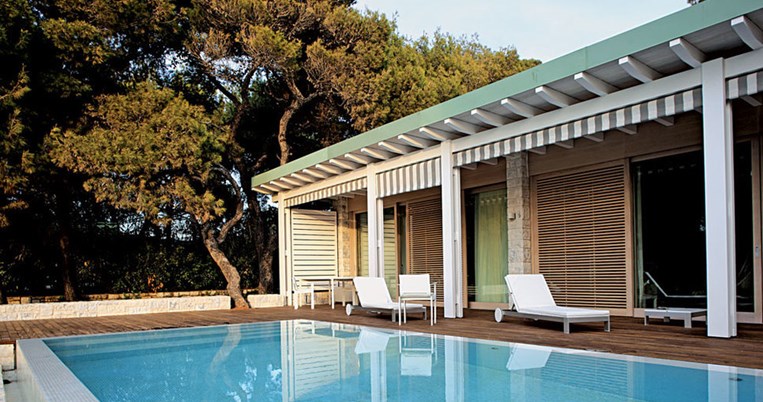 Θέλεις να αγοράσεις memorabilia από τον θρυλικό Αστέρα Βουλιαγμένης; Από πολυθρόνες μέχρι Mercedes 