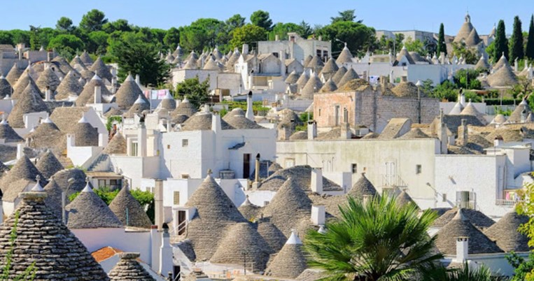 Η μικρή ιταλική πόλη που δεν γνωρίζαμε ότι υπάρχει είναι μνημείο παγκόσμιας κληρονομιάς της Ουνέσκο