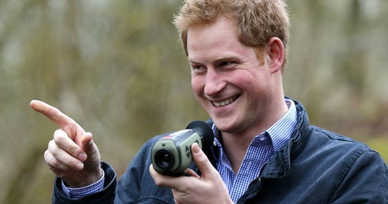 Οι φωτογραφίες που αποδεικνύουν ότι ο Πρίγκιπας Χάρι πάει ολοταχώς για αρραβώνα