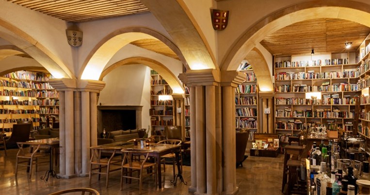 Αυτό το ξενοδοχείο είναι η απόλυτη φαντασίωση του κάθε βιβλιοφάγου