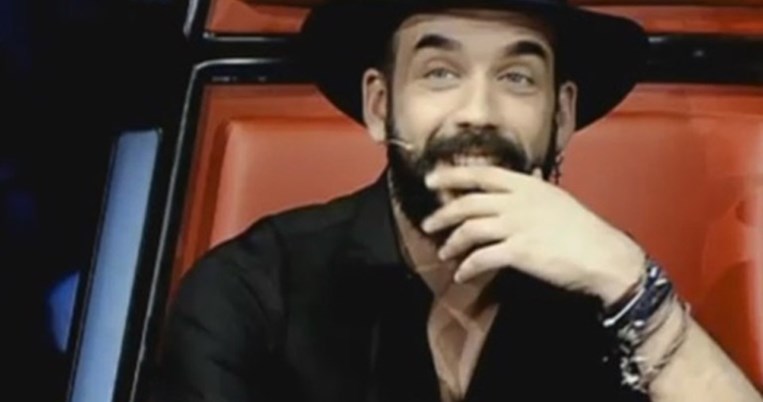 Ο Πάνος Μουζουράκης δεν πρωτοτυπεί. Αποχαιρετά το The Voice με τον γνωστό του τρόπο 