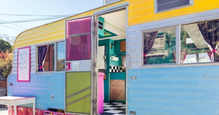Από τροχόσπιτο μέχρι δενδρόσπιτο: Τα πιο cool και φτηνά σπίτια του πλανήτη στο Airbnb 