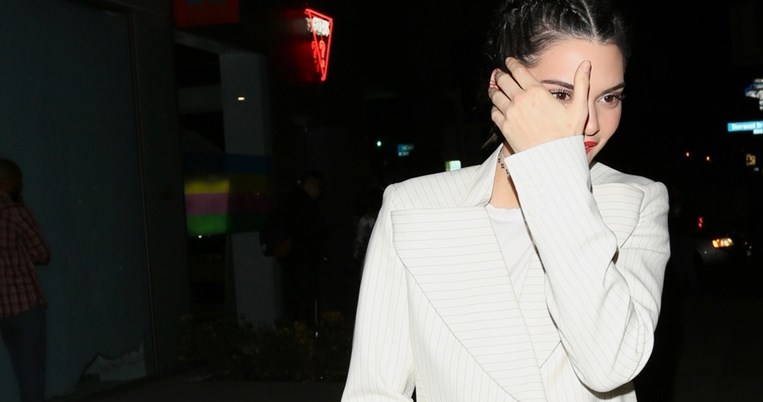 H Κένταλ Τζένερ κράτησε ένα Louis Vuitton τσαντάκι που είχαμε να το δούμε 15 χρόνια 