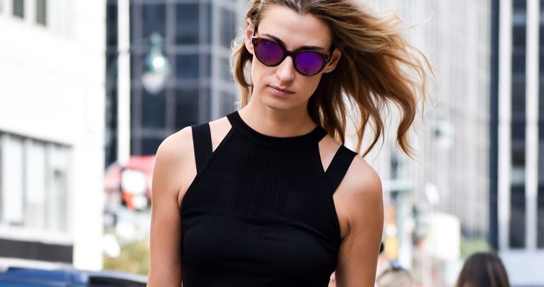 5 πανέξυπνα τρικ για να απογειώσεις το απλό, μαύρο φόρεμα 