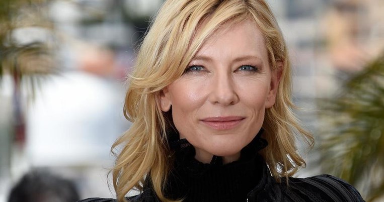 Η Κέιτ Μπλάνσετ μόλις τόλμησε ένα κοντό πομπέ καρέ στα μαλλιά της, ακολουθώντας την τάση της εποχής 