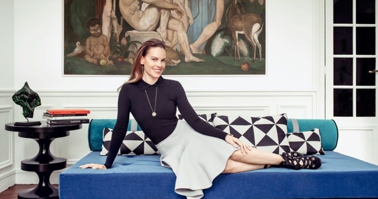 To παριζιάνο loft της Hilary Swank είναι το σπίτι που θα ήθελες να έχεις